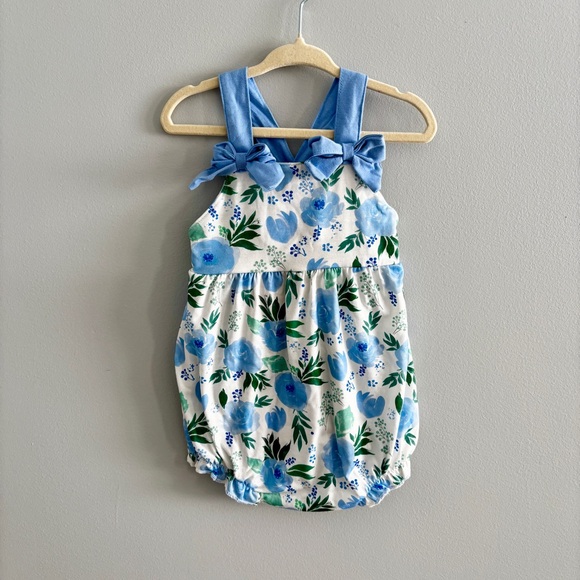 Abbie & Evie Other - Abby & Evie Floral Bow Bubble Romper NWT 12M